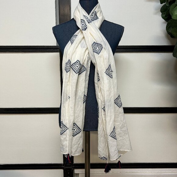 Lucky Brand White Cotton Scarf, Blue Diamond Pattern, Rectangular 26 x 72 Inches - Picture 1 of 4